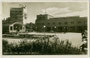Kuranlagen von Solbad Hall (in Tirol) mit Musikpavillon, Turmhotel "Seeber" (Arch. L. Welzenbacher 1931), Kurmittelhaus (Arch. Hans Illmer 1930/32). Gelatinesilberabzug 9 x 14 cm; Verlag B. Lehrburger, Nürnberg um 1930.  Inv.-Nr. vu914gs00795