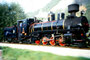 Dampftriebfahrzeug mit Schlepptender Lok 4 der Zillertalbahn AG auf der Fahrt nach Mayrhofen, vom fahrenden PKW aus aufgenommen. Farbdiapositiv 24 x 36 mm; © Johann G. Mairhofer um 1995. Inv.-Nr. dc135kn0239.01_33