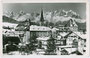Ehem. Fürsterzbischöfl. Salzburgischer Pfleghof in Kitzbühel gegen Kaisergebirge. Gelatinesilberabzug 9 x 14 cm; Hochalpiner Kunstverlag Sepp Ritzer & Therese Agnes Kofler, Innsbruck, Müllerstraße 14; postalisch befördert 1941.  Inv.-Nr. vu914gs00512