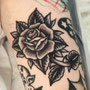 薔薇 トラディショナルタトゥー　タトゥースタジオ　東京タトゥースタジオ　東京タトゥー