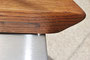 Seitenansicht Vorderkante: Edelstahlblech, Abstandsring und Tischplatte.