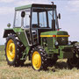 John Deere 2130 im Design nach 1975 (Quelle: Classic Tractor Magazine)