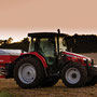 Massey Ferguson 5410 Allradtraktor (Quelle: AGCO)