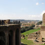 schöner Ausblick auf den Ruinen am Palatin, einem ca. 50 m hoher Hügel zwischen Tiber und Forum Romanum