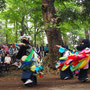 鳥見神社で舞う