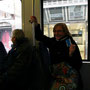 Franzi im ÖPNV... Auf dem Weg zu den Museen.