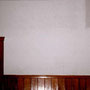 weiße Wand vorher im Speiseraum eines Waldhotels in Thüringen in Gehren