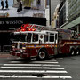 Die New Yorker Feuerwehr unterwegs mit viel Lärm