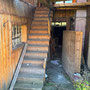 Blick in die Ruine des Goralen-Hauses
