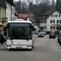 KA-AE 6039 als Schulbusverstärker nach Hügelsheim zwischen "Bahnhof" und "Hochhaus"