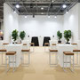Eventbar Conic mit stehtischen Conic & Barhocker Kubo