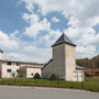 Zinngrube Ehrenfriedersdorf, Sauberger Haupt- und Richtschacht - links: Schacht 1, Mitte: Trafohaus (30.04.2022)