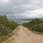 Le lac au loin