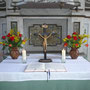 Geschmückter Altar am Palmsonntag