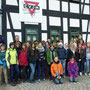 Gruppenbild vor dem Rüstzeitheim des CVJM in Schneeberg