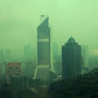 Blick aus unserem Hotelzimmer auf die Smog-Glocke von KL