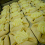 Bäckerei Weißbach › Plunder mit Vanillepudding, fertig zum Backen - Foto: © Devant Design