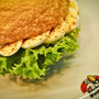 Bäckerei Weißbach › Ei-Käsebrötchen - Foto: © Devant Design