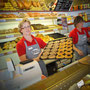 Bäckerei Weißbach Team in der Filiale › Herrenstraße 25 - Foto: © Devant Design
