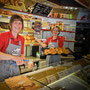 Bäckerei Weißbach Team in der Filiale › Herrenstraße 25 - Foto: © Devant Design