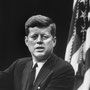 Première conférence de presse de JFK en tant que président des États-Unis (Amphitéâtre du ministère des Affaires étrangères - 25 janvier 1961).