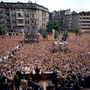 JFK se rend à Berlin-Ouest (26 juin 1963) pour témoigner son soutien à la population locale. Il y prononce son célèbre discours "Ich bin ein Berliner".