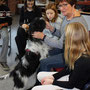 Schulhund Vega mit Frau Kumpf in der Klasse