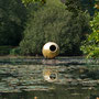 The Spinning Oracle of Delphi von James Lee Byars (1986)im Skulpturenpark Schloss Moyland