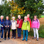 15.10.2025 Ohren-Dauborn - P2: Gruppenfoto an der Abzweigung vom Bubenheimer Hof zum Hollerhof, ohne Wanderführerin Ingrid ...