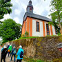 07.05.2025 Rundweg Esch - P1: Vorbei an der ev. Kirche in Esch.