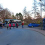 18.03.2026 Hasselbach, Parkplatz: Der Bus steht schon bereit zur Rückfahrt nach Idstein.