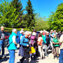 22.04.2026 Rundweg Siedlung Wildpark: Treffpunkt der Wanderinnen und Wanderer auf dem Parkplatz "Sauwasen" im Wildpark Engenhahn.