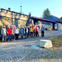18.03.2026 K514 hinter Dombach-Eichelbacher Hof-Vogelburg-Hasselbach - P1: Gruppenfoto vor der Vogelburg Weilrod.