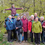 17.04.2024 Rundweg Siedlung Wildpark über Hohe Kanzel - P2: Gruppenfoto am Felsen der Hohen Kanzel.