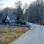 19.02.25 Rundweg Idstein Cunoweg (über Niederseelbach) - P1: Über den Bahnübergang in Richtung ICE-Trasse.