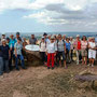 20.08.2025 Runde Mensfelder Kopf - P1/P2: Gemeinsames Gruppenfoto an der Himmelsscheibe auf dem Gipfel des Mensfelder Kopfs.
