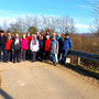 19.02.25 Rundweg Idstein Cunoweg (über Niederseelbach) - P1: Gruppenfoto auf der Bahnüberführung hinter dem Waldhof bei Niederseelbach.