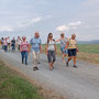 27.08.2025 Rundwanderung Idstein Zissenbach: Das P1 unter dr Führung von Gabi kommt wie ein ICE Zug .....