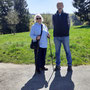 22.04.2026 Rundweg Siedlung Wildpark-Engenhahn - P3: Manfred und Monika unterwegs in Richtung Sportplatz Engenhahn.