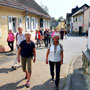 06.08.2025 Kiedrich (Stassen) Rundwanderweg - P1: Der erste Teil der Wanderstrecke führt uns durch die Gassen von Kiedrich hinaus in die Natur.