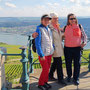 01.10.2025 Niederwalddenkmal-Rüdesheim: Lilo, Gertrud und Christiane beim Fotoshooting.