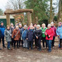 08.01.2025 Würges-Bad Camberg vorbei "Am Waldschloss" - P2: Die gesamten Gruppe vor dem Waldkindergarten "Wurzelzwerge" nahe beim Waldschloss.