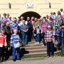 08.04.2026 Schloss Wi-Freudenberg-Frauenstein - P1/P2: Gruppenfoto auf der großen Treppe von Schloss Freudenberg.