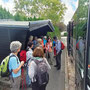03.09.2025 Seelenberg-Hunoldstal - P1: Ausstieg der Wanderinnen und Wanderer auf dem Parkplatz am Ortsausgang von Seelenberg.