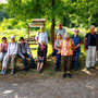 21.05.2025 Rundweg Theißtal - P1: Gruppenfoto an der Abzweigung zum Waldsee im Theißtal.
