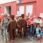 25.06.2025 Bad Schwalbach - Rundweg Kurpark - P2: Gruppenfoto in der Fußgängerzone.