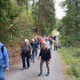 03.09.2025 Schmitten-Hunoldstal - P2: Eine starke Gruppe auf dem Weg durch den Wald.