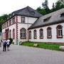 25.06.2025 Bad Schwalbach - Rundweg Kurpark - P1: Vorbei am Moorbadehaus.
