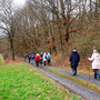 08.01.2025 Rundweg Bad Camberg (über Alsdorfer Weiher) - P1: Am Waldrand entlang hinauf zum Waldschloss.