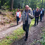 30.07.2025 Rundweg Riedelbach - P1: Auf dem Camberger Weg hinunter zu den Dombachwiesen Riedelbach.